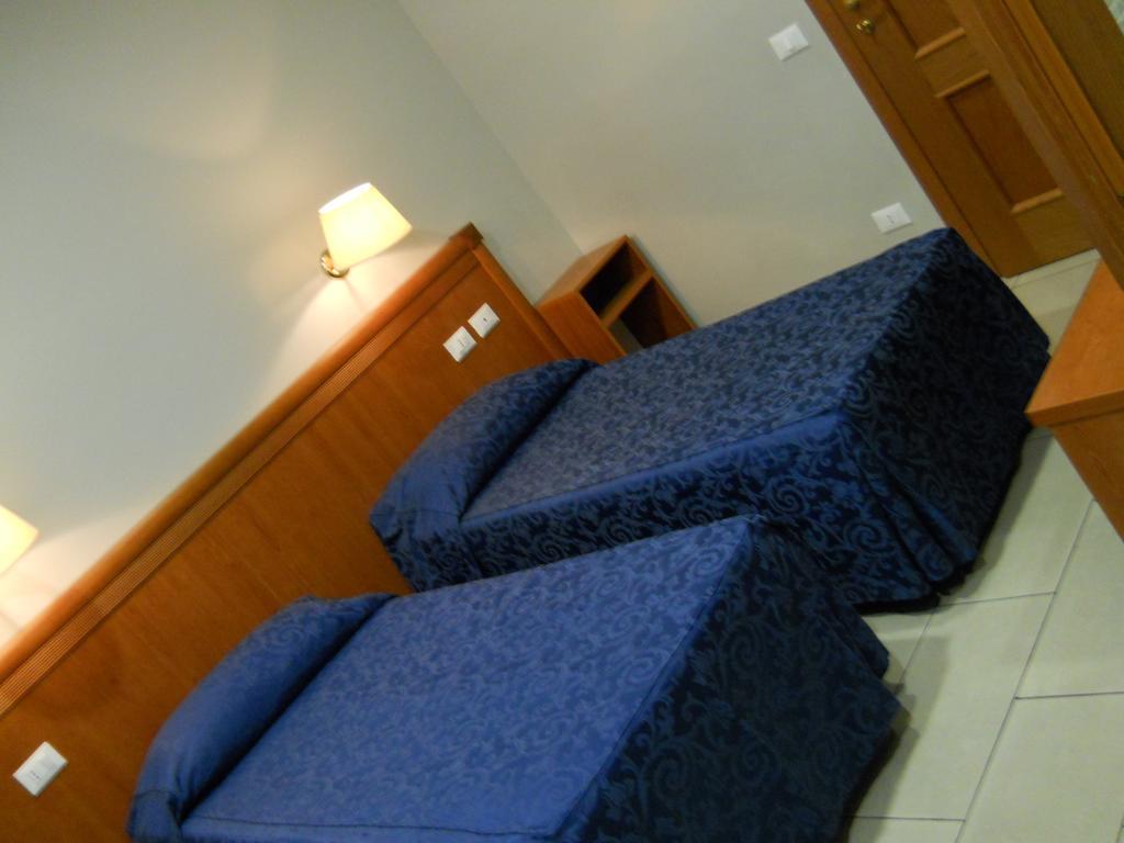 Hotel Domus Roxy Rzym Zewnętrze zdjęcie