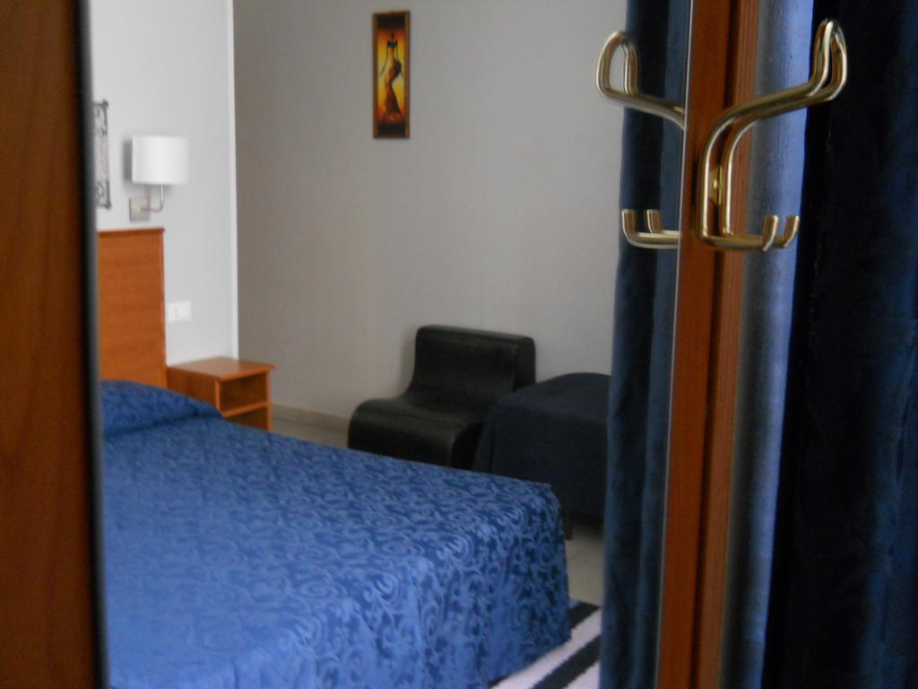 Hotel Domus Roxy Rzym Pokój zdjęcie