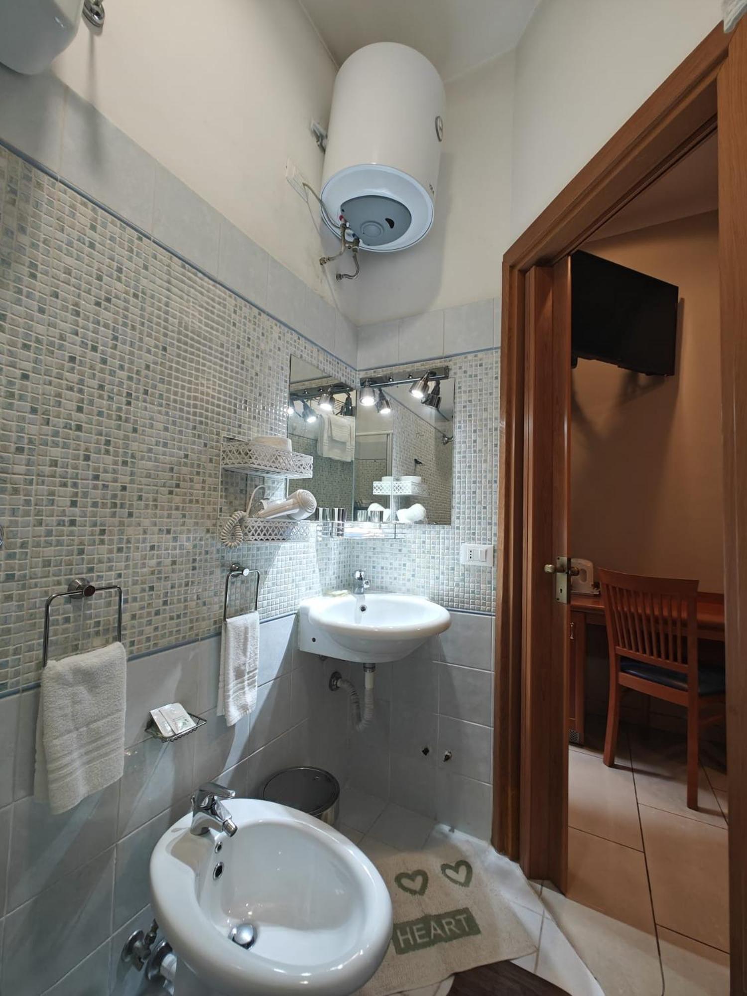 Hotel Domus Roxy Rzym Zewnętrze zdjęcie