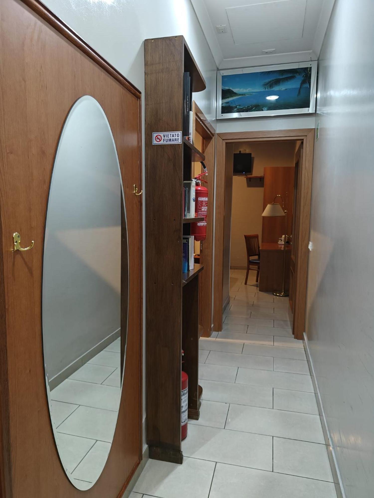 Hotel Domus Roxy Rzym Zewnętrze zdjęcie