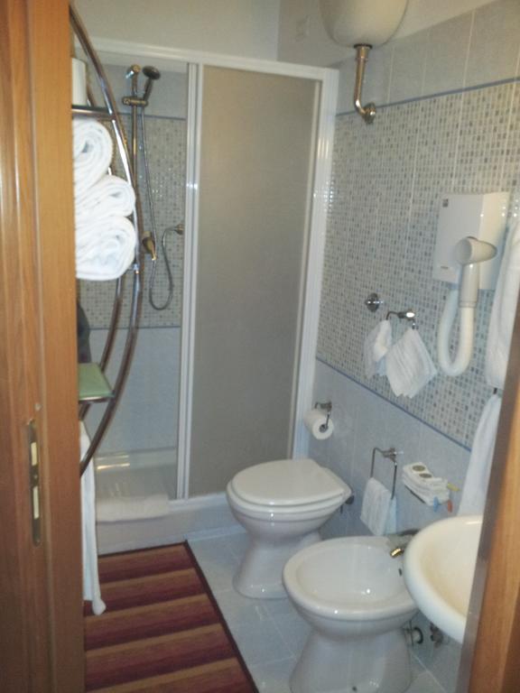 Hotel Domus Roxy Rzym Pokój zdjęcie
