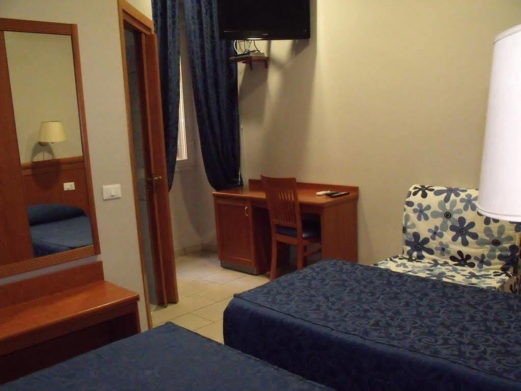 Hotel Domus Roxy Rzym Zewnętrze zdjęcie